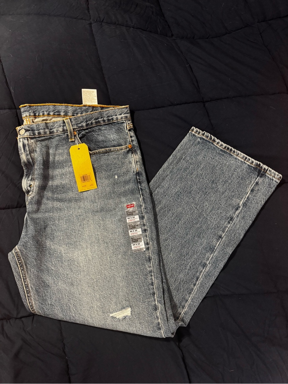 Levi's Men's Light Blue Relaxed Straight Jeans with Yellow Tag size 44x32